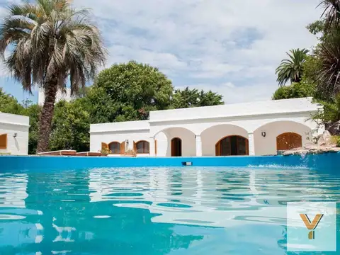 Casa en Venta con 4 cocheras