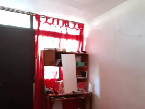 Casa 5 ambientes con 1 baño