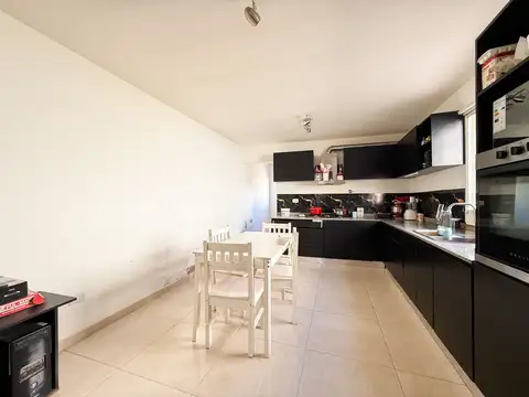 VENTA CASA 2 DORM + GALPÓN - VILLA LIDIA PLOTTIER.