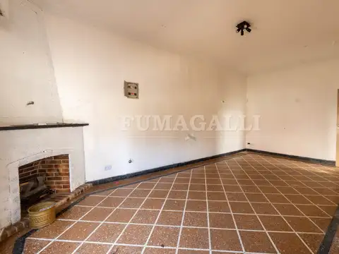 VENTA - CASA DE 3 AMBIENTES CON COCHERA - MUNRO