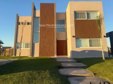 Venta Casa en Santa Clara al Sur 4 Dormitorios Canning