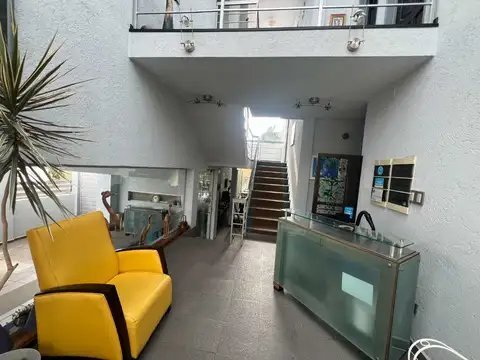 Casa 14 ambientes con 13 baños