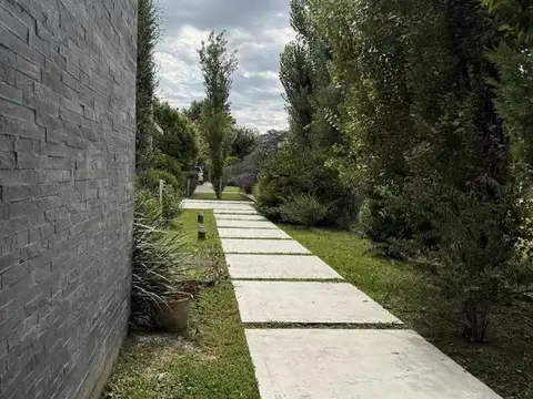Casa en Venta al Oeste