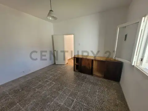 Ph de  2 Dormitorios y Patio en Venta en Ringuelet