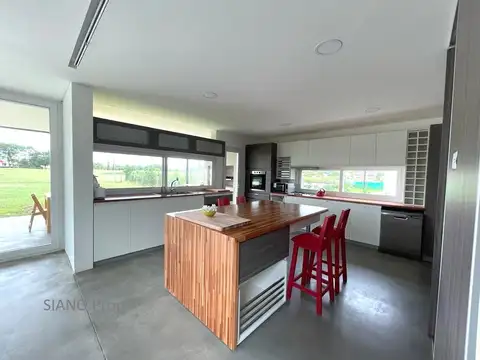 A la cancha de GOLF, Haras Santa María - Barrio LAS LOMAS