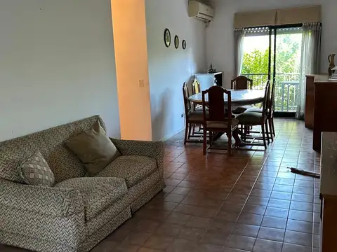 Departamento de 3 Ambientes, estratégica ubicación — Venta