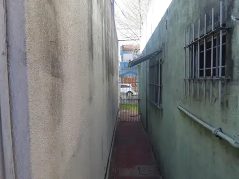 CASA EN MUY BUENA UBICACION