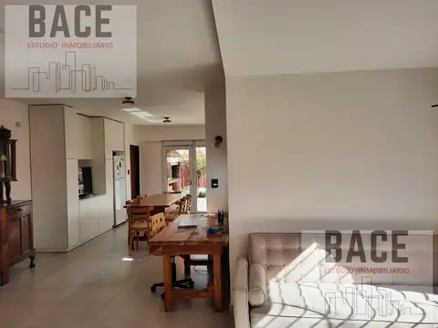Casa 5 ambientes con 3 baños