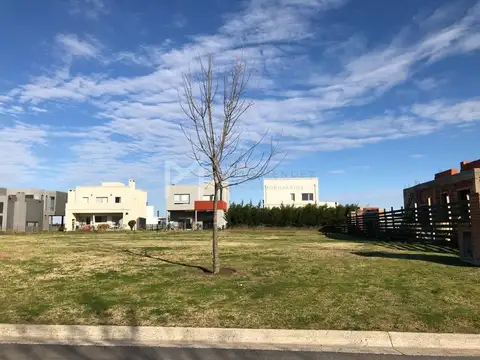 Terreno en Venta en Las Araucarias, USD 100.000