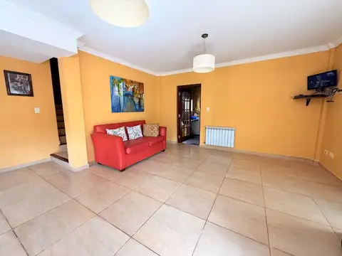 Casa 3 ambientes con 2 baños