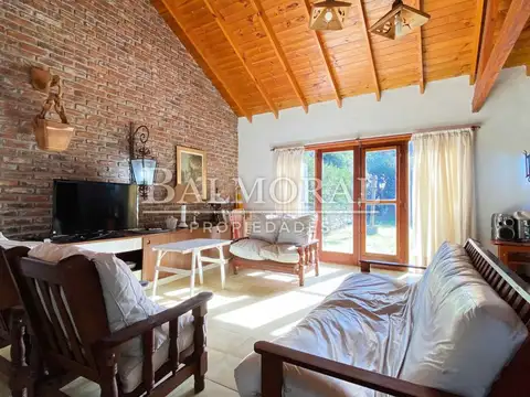 Casa 4 ambientes con 2 baños