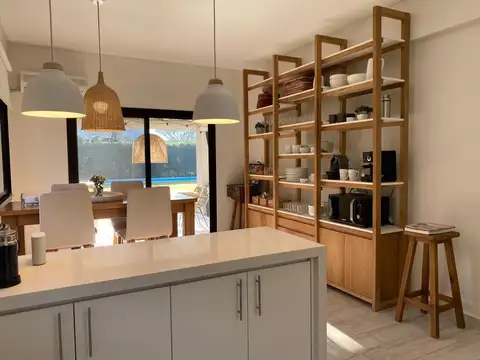 Casa en Alquiler Temporal con 1 cochera