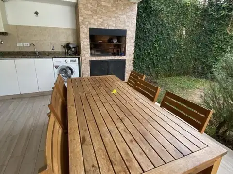 Casa 4 ambientes con 3 baños