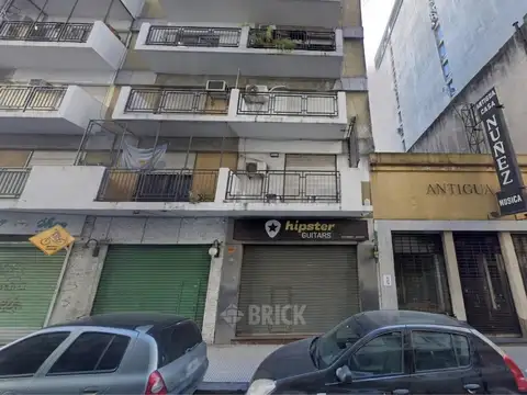 LOCAL A LA CALLE EN SARMIENTO AL 1500 - 50 M2 PATIO TOILETTE