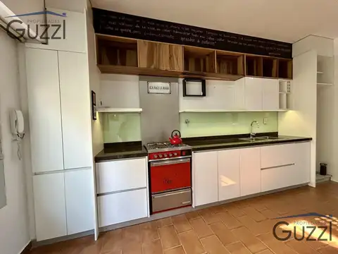 Impecable PH 3 ambientes    escritorio reciclado a nuevo en Villa Adelina