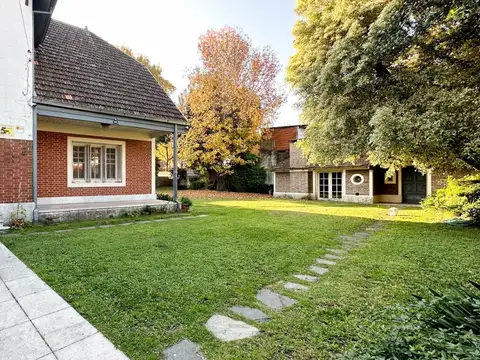 Venta Casa 7 ambientes estilo alemán pileta Martínez