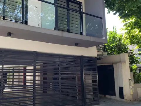 EXCELENTE DEPTO 1 AMB C/BALCON AL FTE!