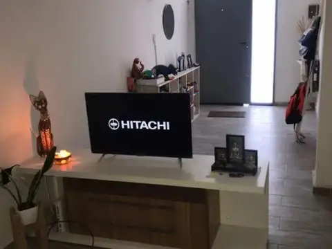 Venta PH 2 ambientes con patio en Los Hornos La Plata