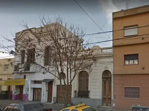 Carlos Calvo 2913, entre  dean Funes y La Rioja, CABA