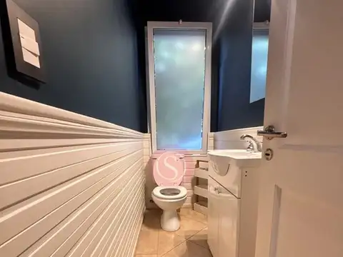 Casa 6 ambientes con 5 baños