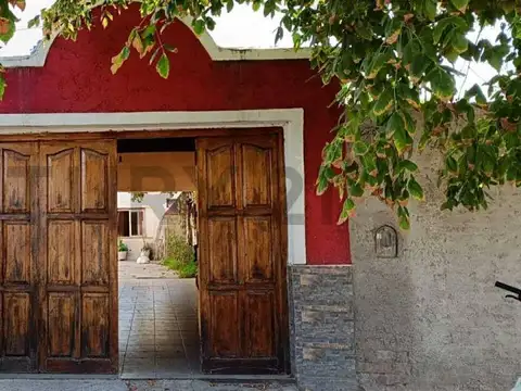 Aristóbulo del Valle 300, Piso 0