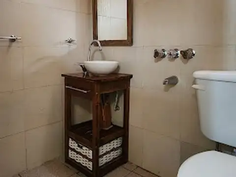Casa 5 ambientes con 2 baños