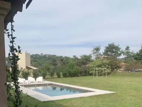 Casa en Venta con 2 cocheras