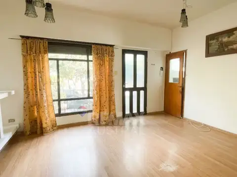 VENTA CASA A REFACCIONAR, 4D-CON LOCAL COMERCIAL