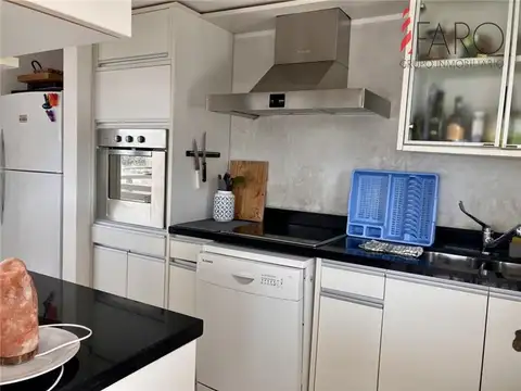 Apartamento en alquiler 4 dormitorios. Brava