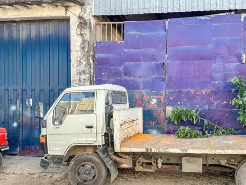 Galpon en Venta 30  mts Fondo