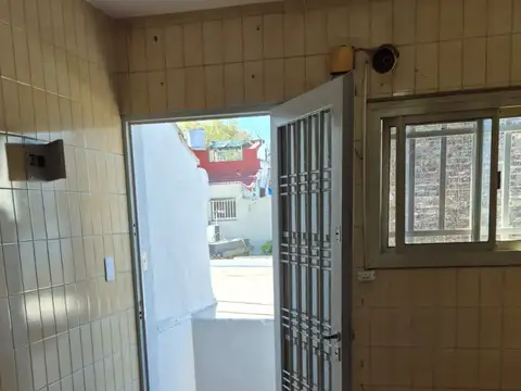 Depto Tipo Casa 4 ambientes con 1 baño