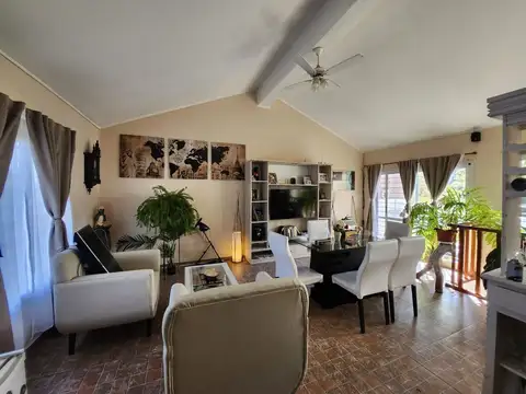 VENTA EXCLUSIVA CASA DE CATEGORIA MERLOSAN LUIS