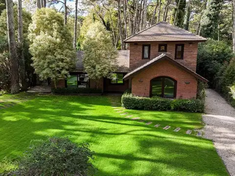 Casa 7 ambientes con 7 baños