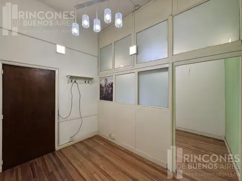 Oficina 2 ambientes con 2 baños