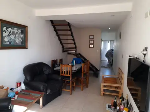 CASA 3 AMBIENTES + DPTO 3 AMBIENTES