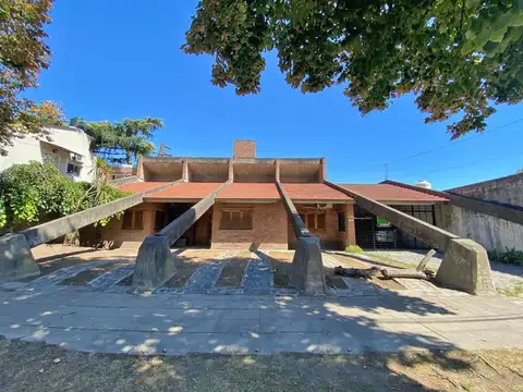 CASA - 4 AMBIENTES - MERLO SUR