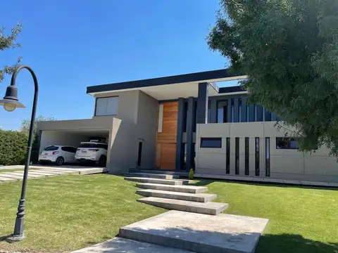 Casa en Venta de 5 dormitorios