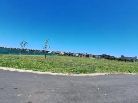 Terreno en Venta en Country Club Los Cardales, USD 41.000