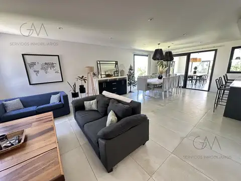 VENTA CASA EN BARRIO ARENAS DEL SUR