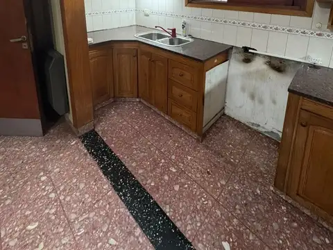Depto Tipo Casa en Alquiler en Lomas del Mirador, $ 750.000