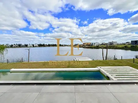 VENTA DE CASA A LA LAGUNA EN EL NAUDIR