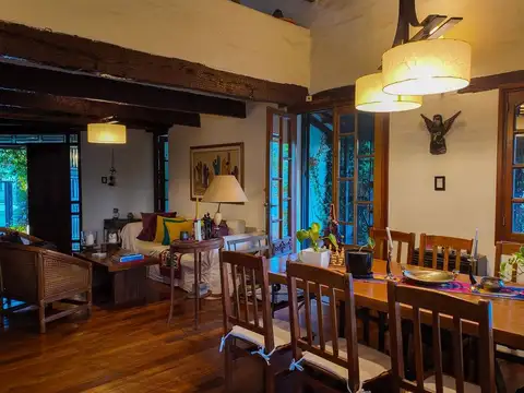 Casa 7 ambientes con 3 baños