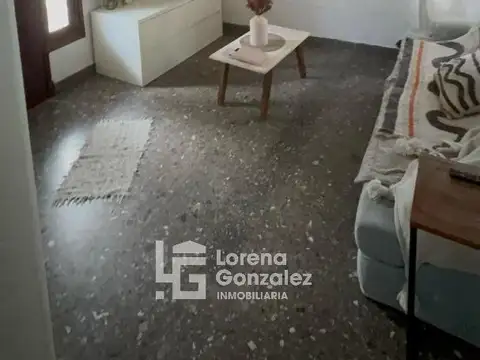 Casa en Alquiler con 1 cochera