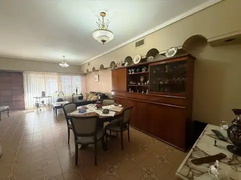 Depto Tipo Casa en Venta de 4 dormitorios