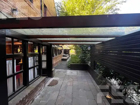 Casa en Alquiler con 7 cocheras