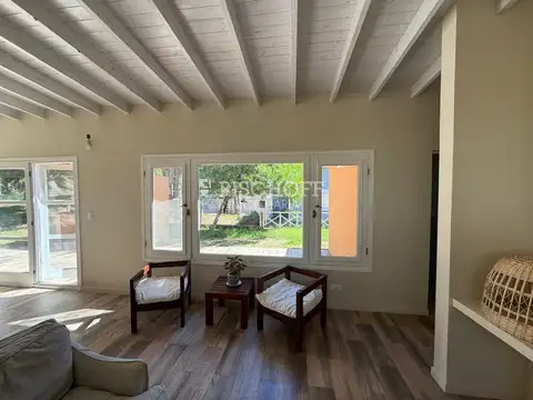 Casa 3 ambientes con 2 baños