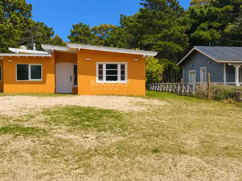 CASA DE 4 AMBIENTES EN LAS GAVIOTAS