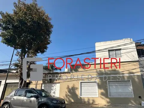 Casa en alquiler de tres ambientes en Victoria
