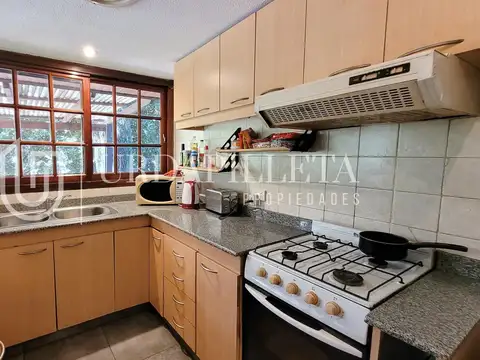 Casa en Venta con 3 cocheras
