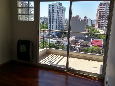 Impecable monoambiente con balcón, luz y vistas